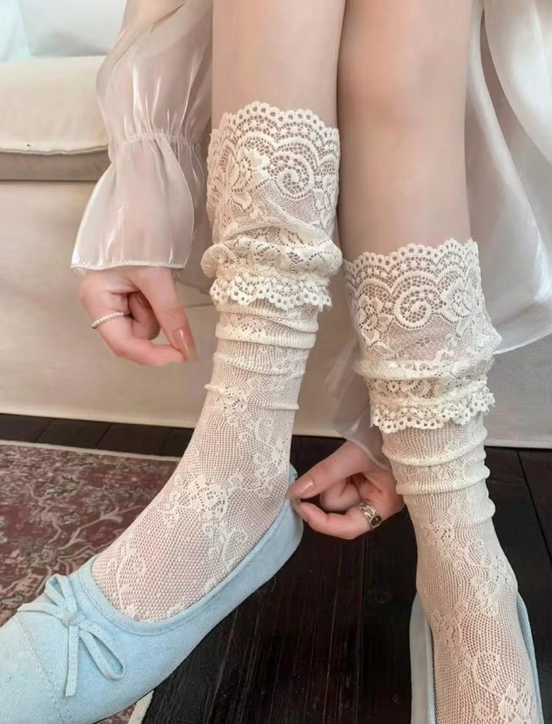 Women’s Sheer Floral Lace Ruffle Ankle Socks – Vintage Frill Stretch Socks